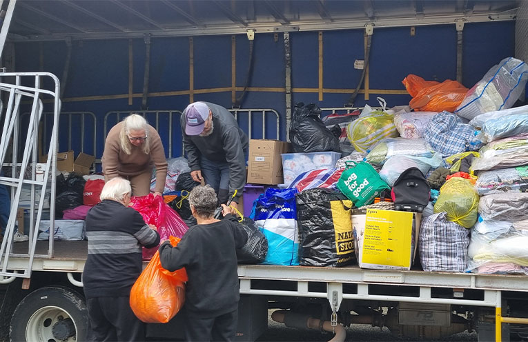 Tea Gardens community sends flood relief to residents of Mitchells Island