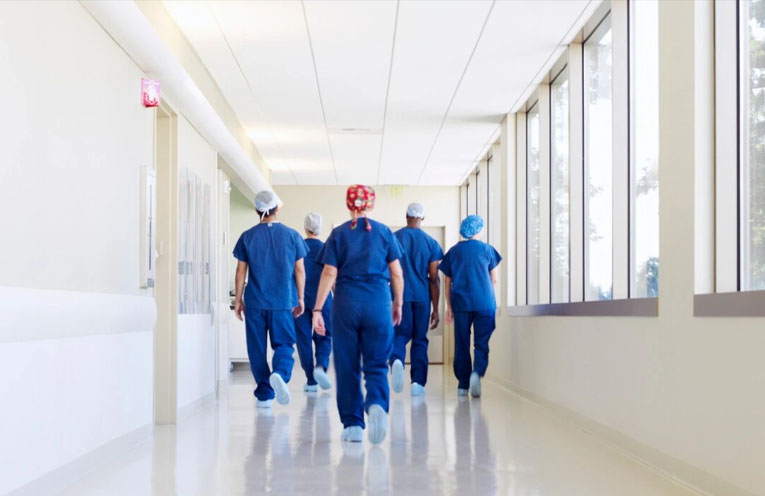 Nurses and midwives vote to accept pay rise and improved working conditions