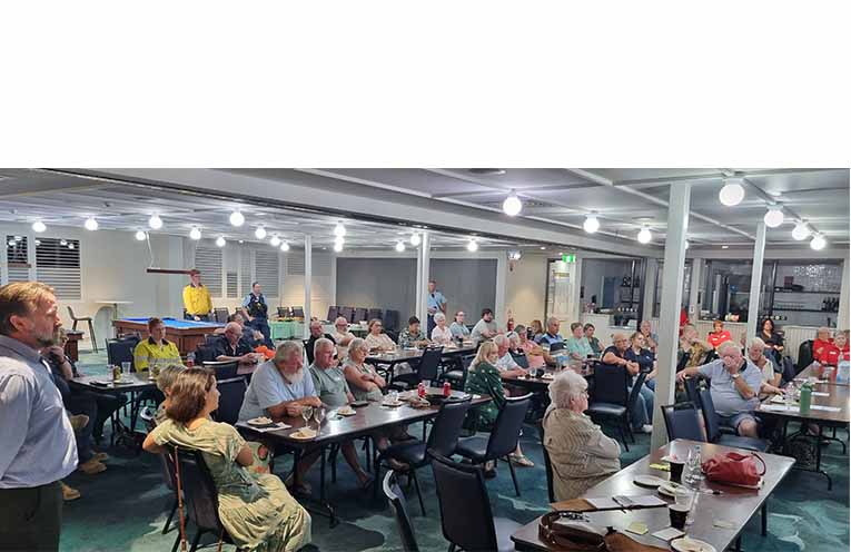 Karuah locals getting emergency-ready. Photo: Thomas O’Keefe.
