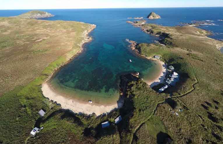 Stinker’s History: Naming islands