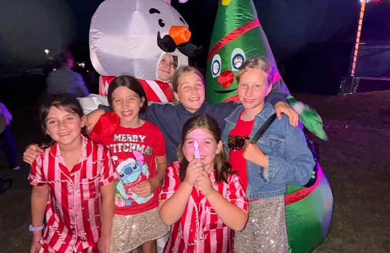 Kids and families flock to Karuah carols