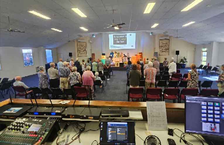 Tea Gardens churches combine for prayer service
