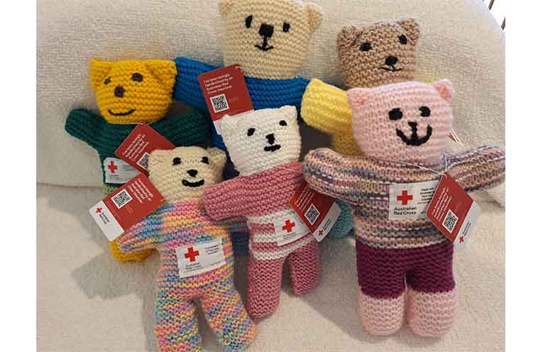 Tea Gardens Red Cross members knitting Trauma Teddies in March. Photo: Elizabeth Fenton.
