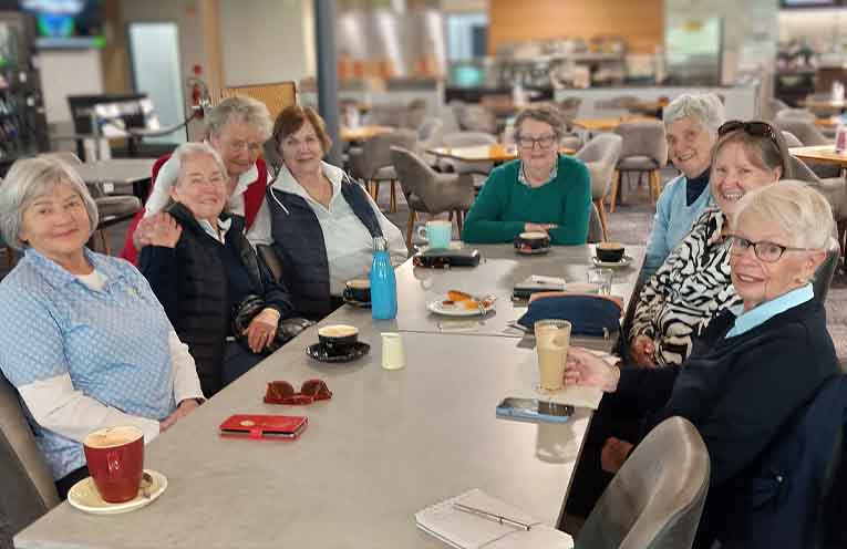 Tuesday Lady Vets Kate, Sue, Pam, Maureen, Sylvia, Pat, Di and Wendy after the game.