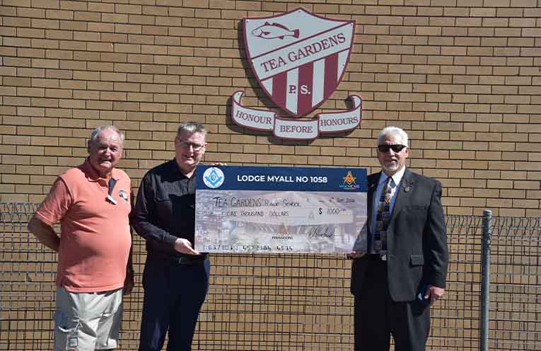 Lodge Myall Masons donate to Tea Gardens school for third year